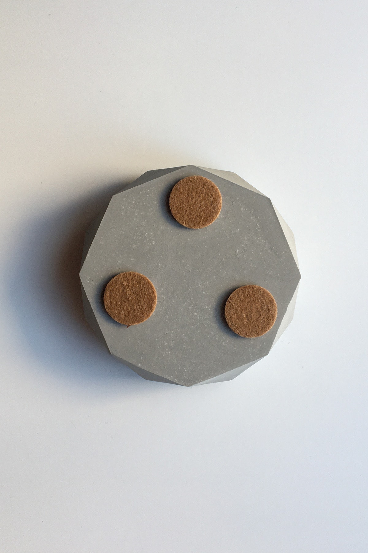 Sekizgen Beton Kül Tablası Gri Küllük