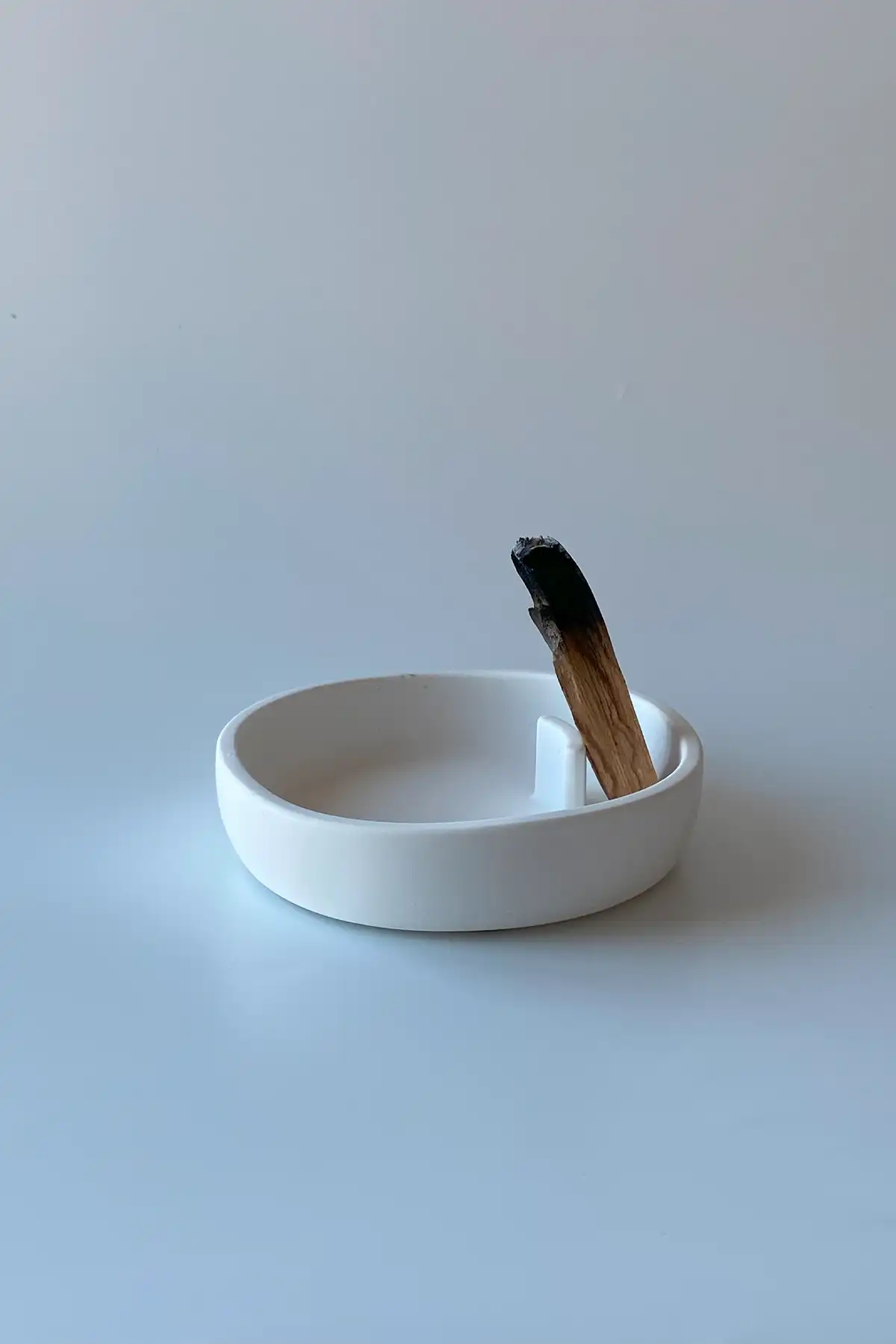 Asimetrik Palo Santo Tütsülüğü