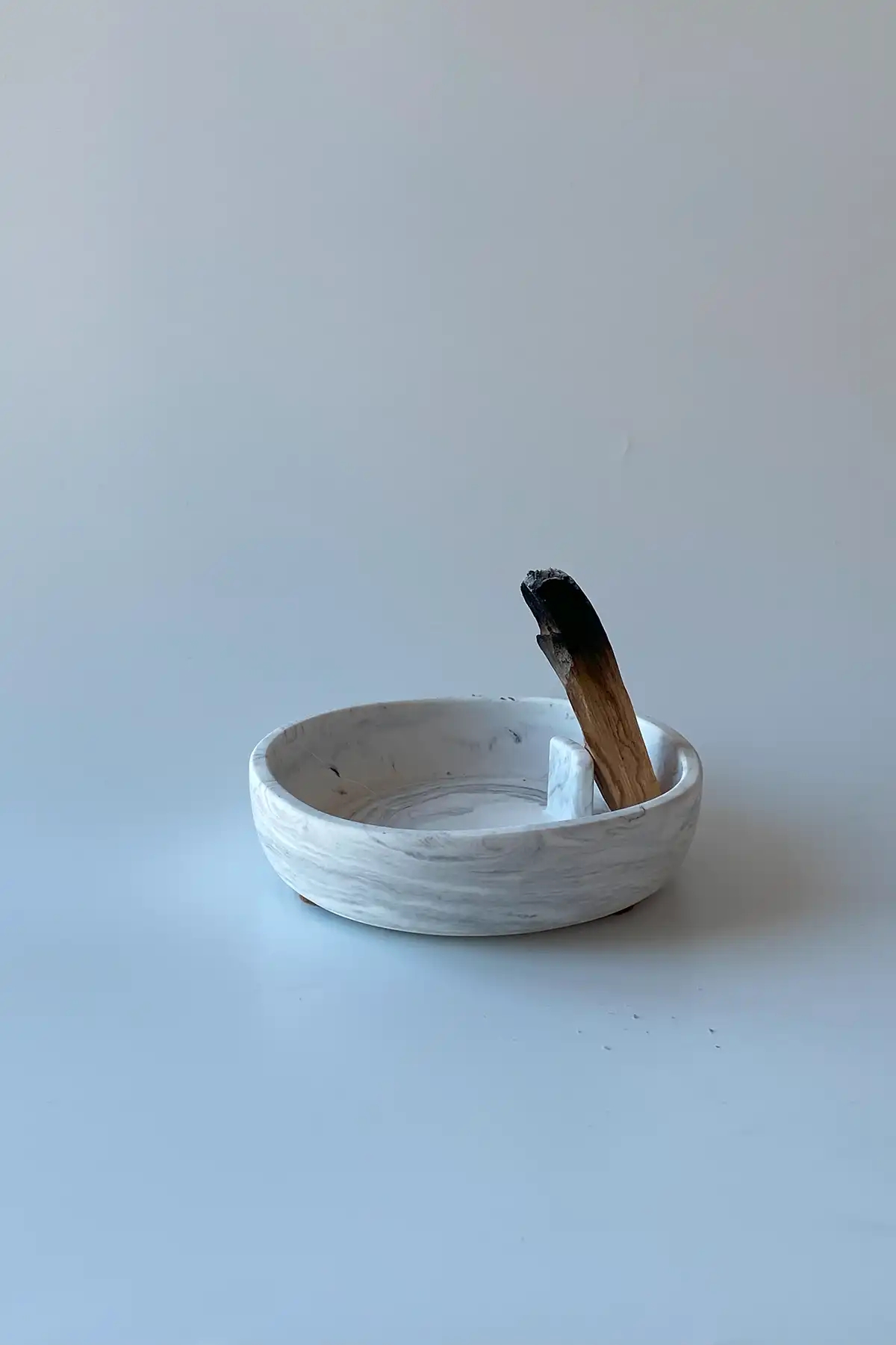 Asimetrik Palo Santo Tütsülüğü