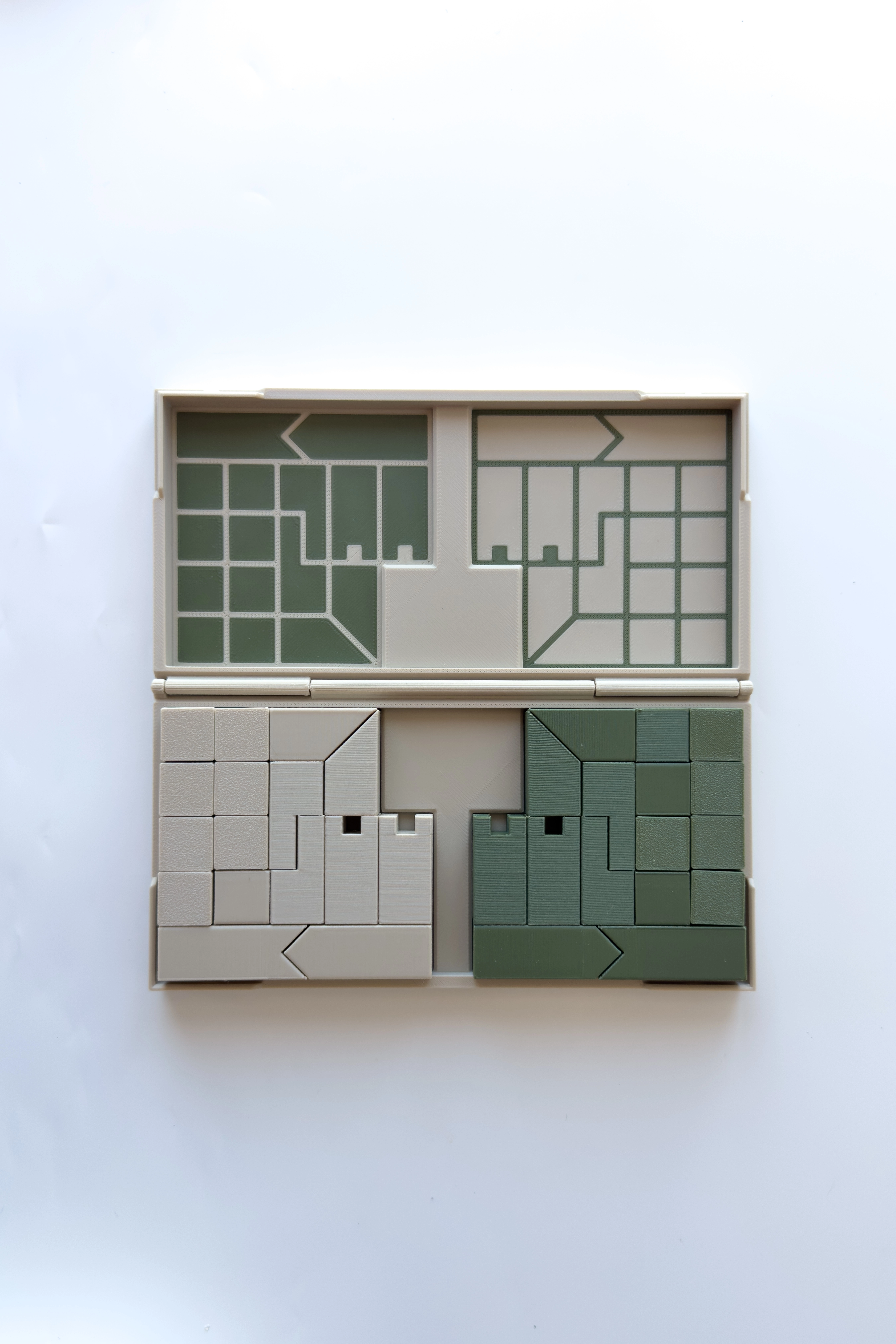 Mini Satranç Kutu Oyunu 17x17 cm – Dekoratif ve Taşınabilir Satranç Seti