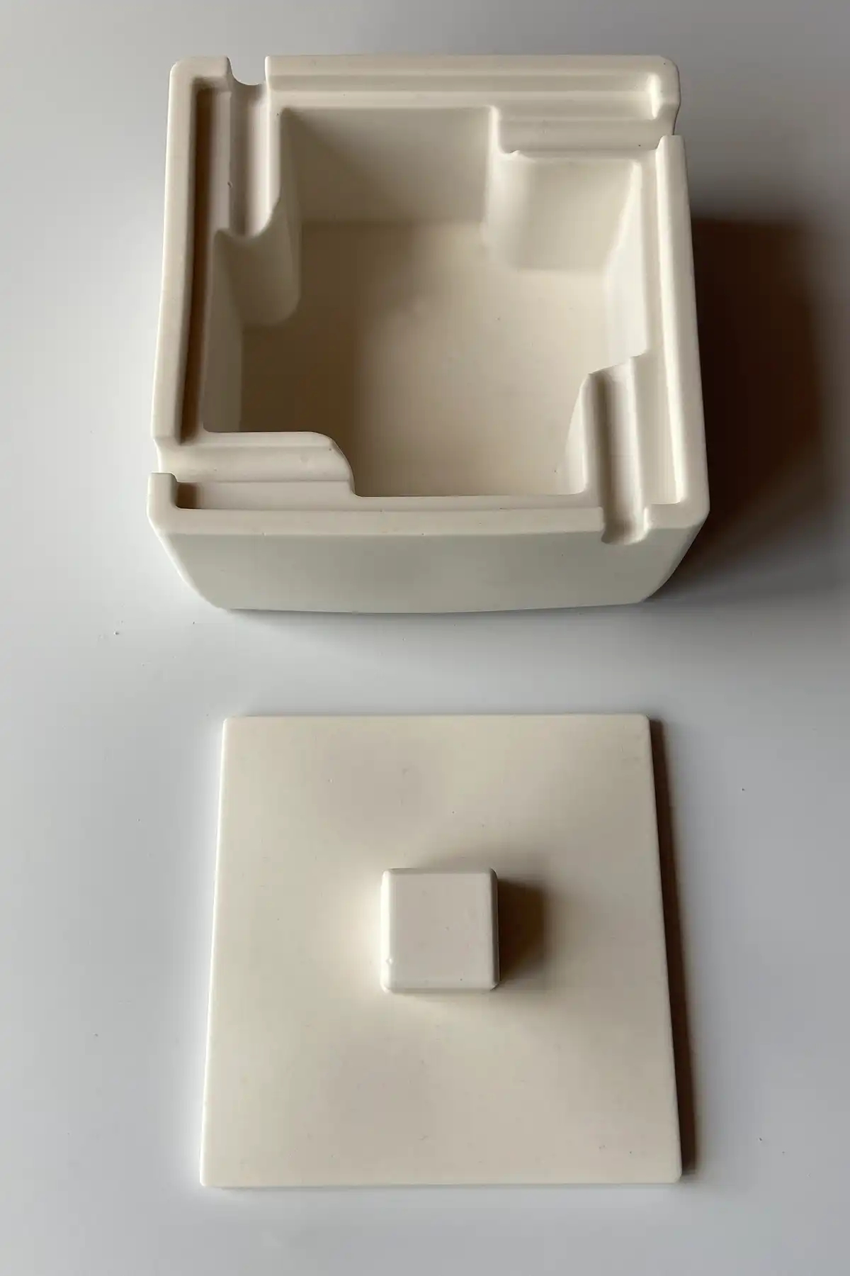 Square Kapaklı Kül Tablası