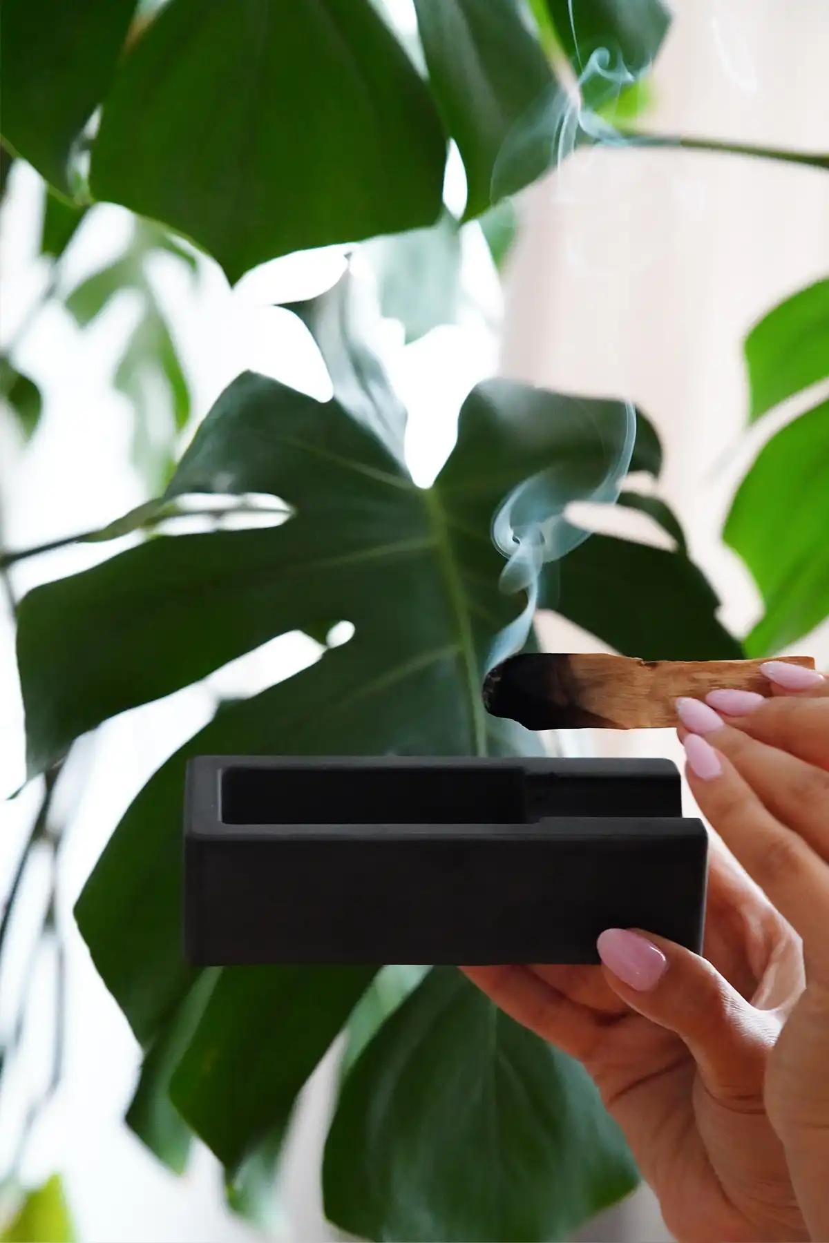 Köşeli Palo Santo Tütsülüğü
