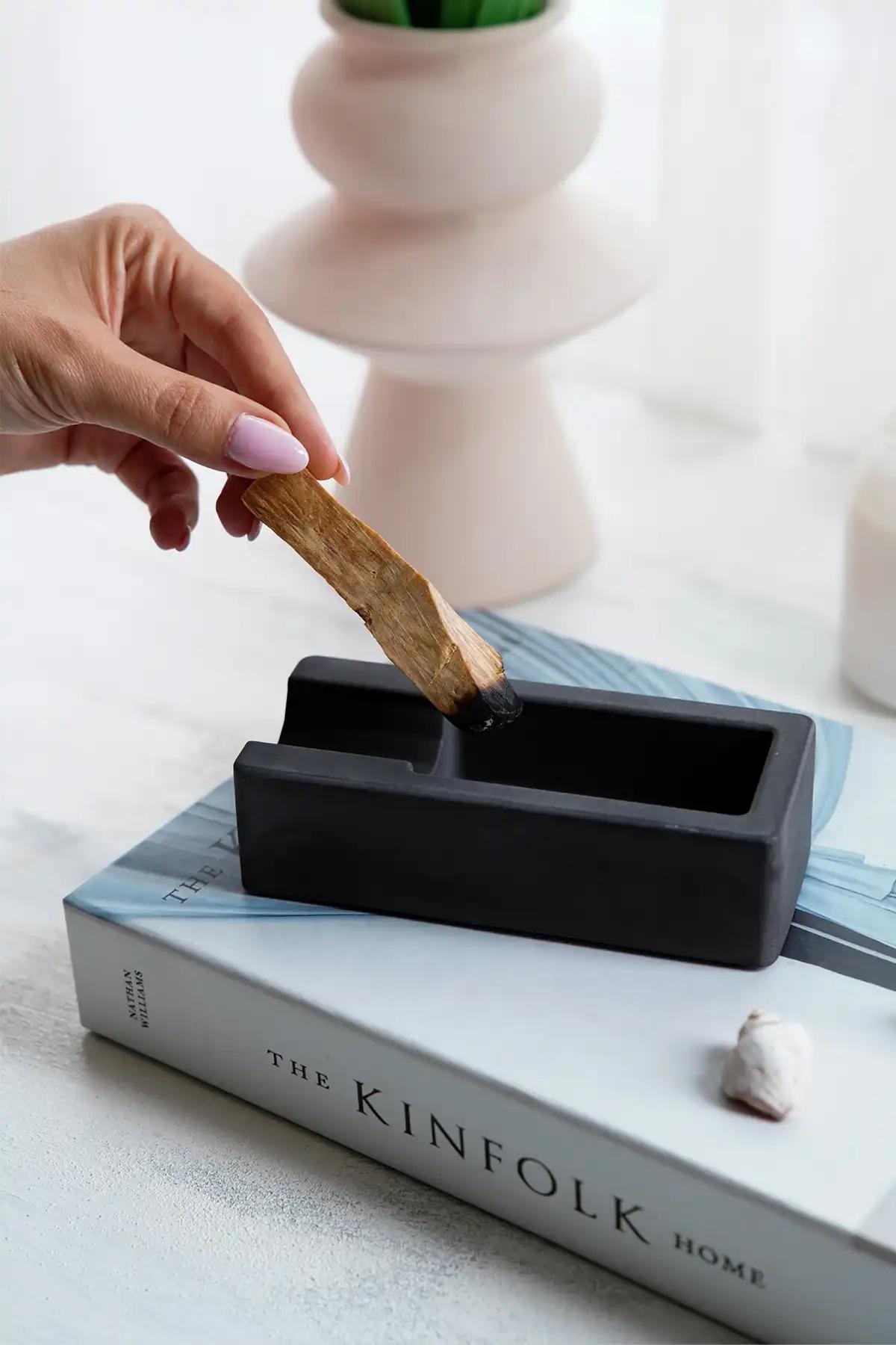 Köşeli Palo Santo Tütsülüğü