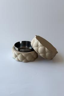 Kapitone Kapaklı Çelik Yuvarlak Kül Tablası Bej